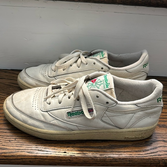Reebok Classic - Picture 1 of 4